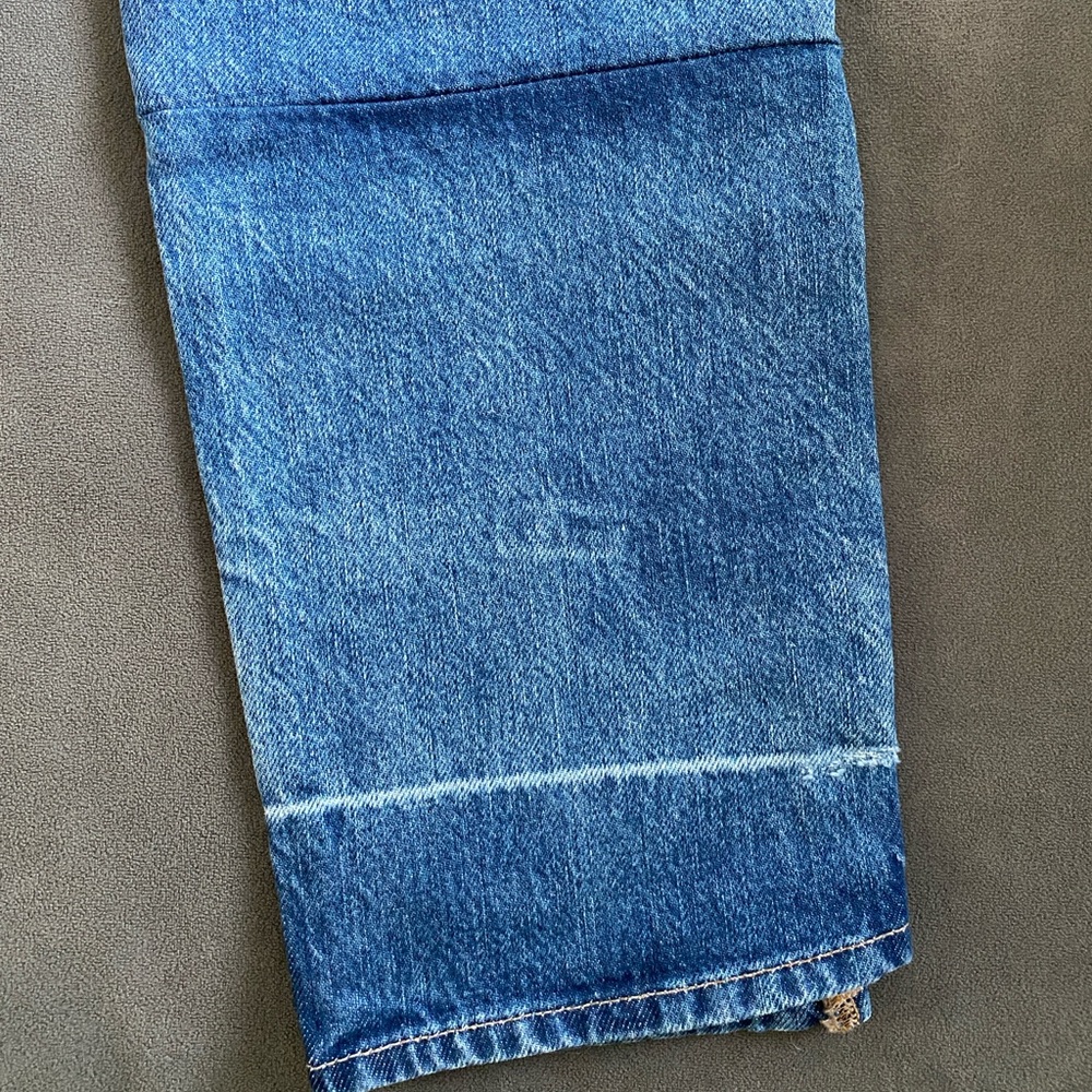 Frame Denim High-Rise Jeans in Medium Blue Wash - Picture 9 of 10